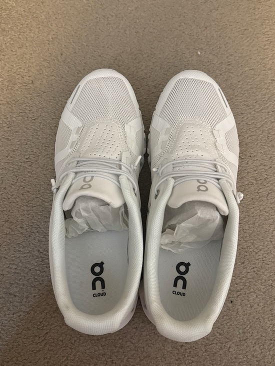 On Clouds Shoes - On Cloud LMK IF U HAVE A SIZE 9 bc these are size 8.5